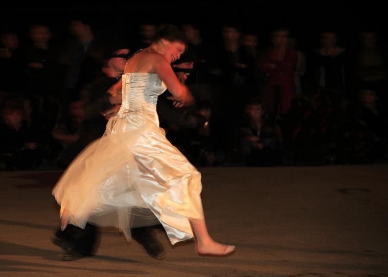 Przedstawienie plenerowe. Teatr biuro podróży. H OF D I