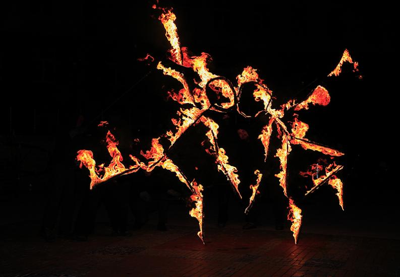 Teatr Divaldo kvelb w spektaklu "A-blaze". Gliwice sierpień 2008. 