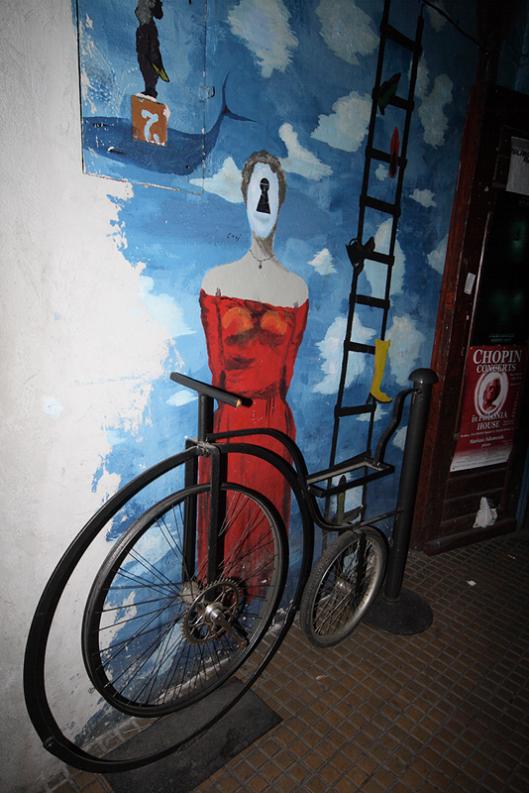 Kazimierz. Kraków. Instalacje. Kawiarnia ptaszyl
