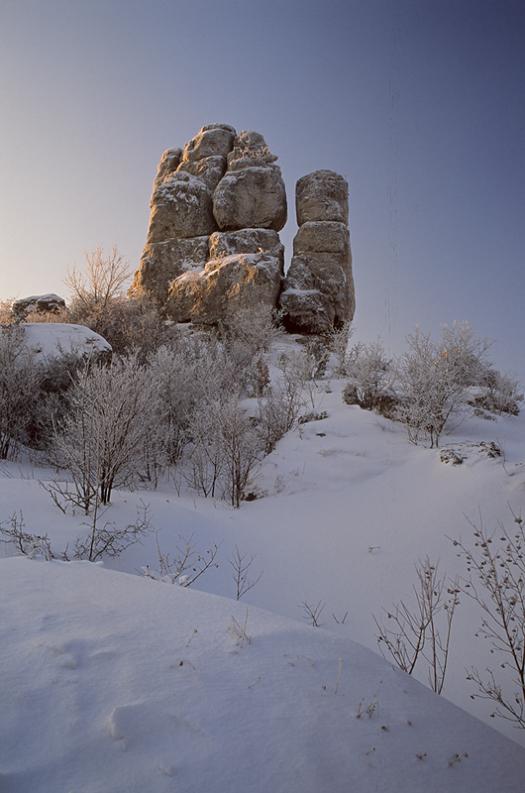 Jura- Rzędkowice w zimowej szacie - Skalne palce