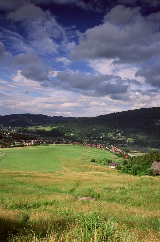  Żarnowiec. Beskidy. Góry. Beskidzki pejzaż