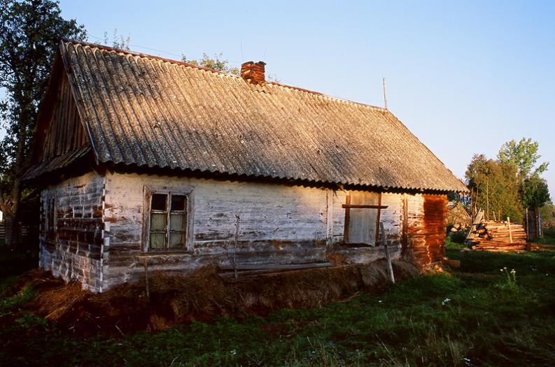 Opaka Wielka, puszcza Białowieska, sierpień 2005. Dom 